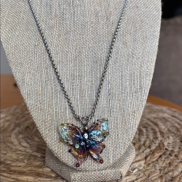 Beautiful handmade lampwork Butterfly Pendant Necklace - Picture 5 of 6